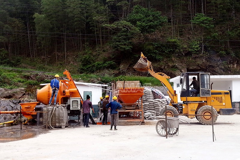 La pompe à béton DHBT15 fonctionne au Myanmar