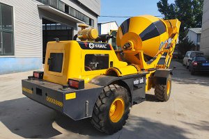 Bétonnière à chargement automatique HMC150 au Bénin